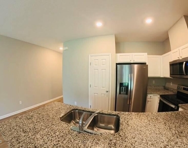 7724 Merchants Way - Photo Thumbnail 2