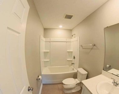 7724 Merchants Way - Photo Thumbnail 13