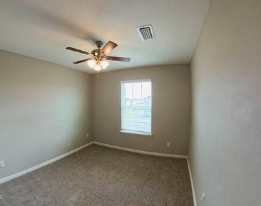 7724 Merchants Way - Photo Thumbnail 11