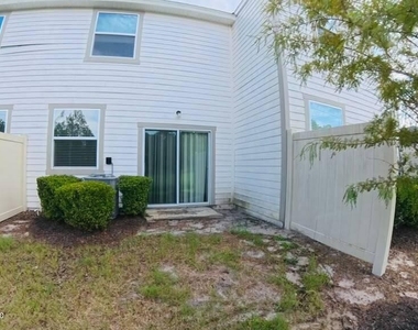 7724 Merchants Way - Photo Thumbnail 15