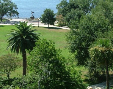 1661 Riverside Avenue - Photo Thumbnail 2