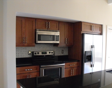 1661 Riverside Avenue - Photo Thumbnail 14