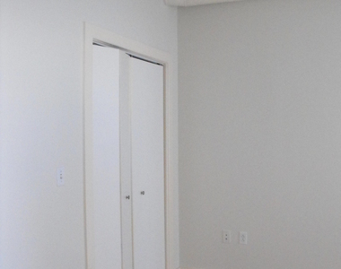 1661 Riverside Avenue - Photo Thumbnail 21