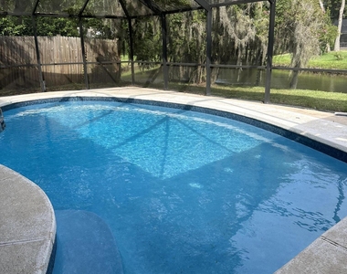 112 Granada Lane - Photo Thumbnail 7