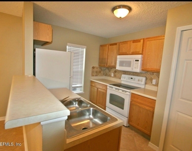 813 Bent Baum Road - Photo Thumbnail 3