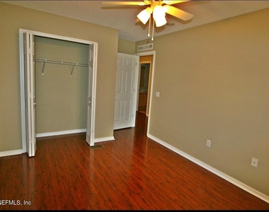 813 Bent Baum Road - Photo Thumbnail 4