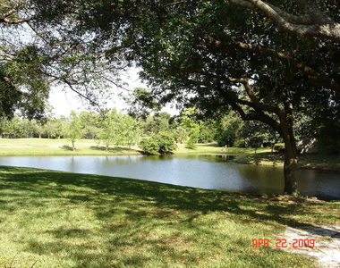 10123 Cross Green Way - Photo Thumbnail 4