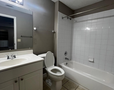 10200 Belle Rive Boulevard - Photo Thumbnail 4