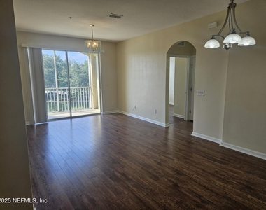 7801 Point Meadows Drive - Photo Thumbnail 9