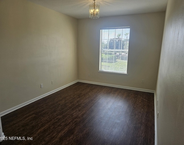 7801 Point Meadows Drive - Photo Thumbnail 16