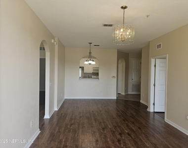 7801 Point Meadows Drive - Photo Thumbnail 10