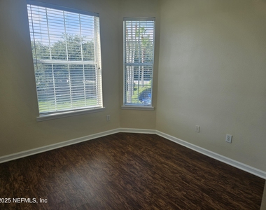 7801 Point Meadows Drive - Photo Thumbnail 25