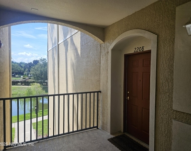 7801 Point Meadows Drive - Photo Thumbnail 7