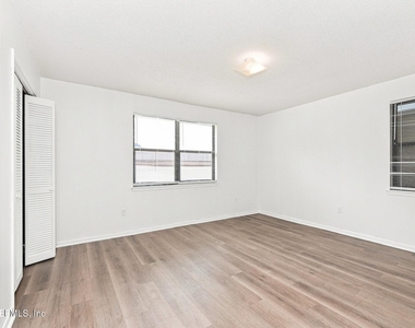 1835 Townsend Boulevard - Photo Thumbnail 11