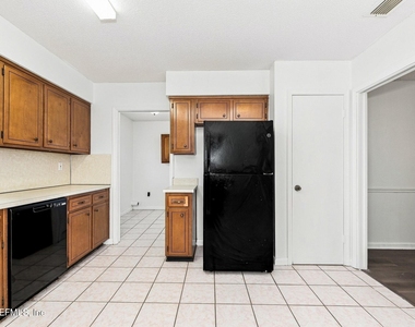 1835 Townsend Boulevard - Photo Thumbnail 3