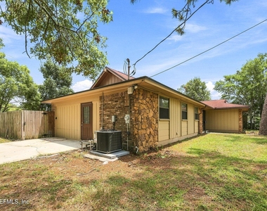 1835 Townsend Boulevard - Photo Thumbnail 4