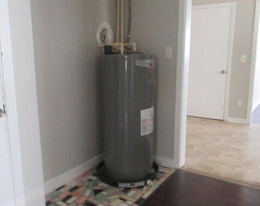 539 W 23rd Street - Photo Thumbnail 11