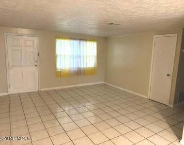 21 Norberta Way - Photo Thumbnail 1