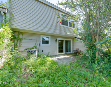 7714 Greenwich Court W - Photo Thumbnail 16