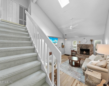 7714 Greenwich Court W - Photo Thumbnail 11