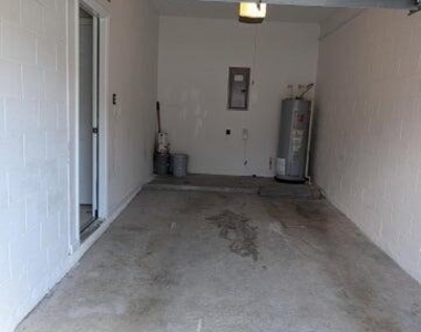 12301 Kernan Forest Boulevard - Photo Thumbnail 4