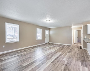 130 Glory Lane - Photo Thumbnail 4