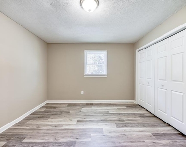 130 Glory Lane - Photo Thumbnail 17