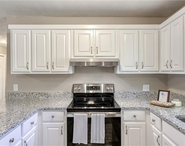 130 Glory Lane - Photo Thumbnail 8