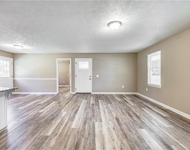 130 Glory Lane - Photo Thumbnail 5