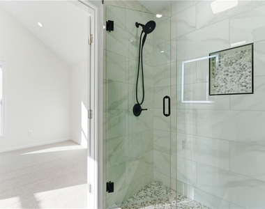 1715 Crestline Drive Ne - Photo Thumbnail 13