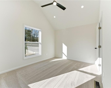 1715 Crestline Drive Ne - Photo Thumbnail 14