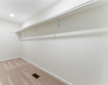 1715 Crestline Drive Ne - Photo Thumbnail 19