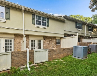 6900 Roswell Road - Photo Thumbnail 22