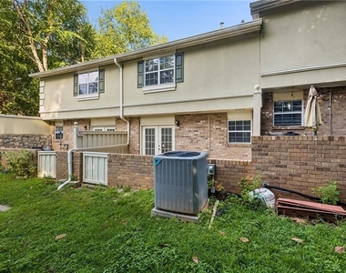 6900 Roswell Road - Photo Thumbnail 23