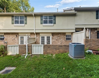 6900 Roswell Road - Photo Thumbnail 21