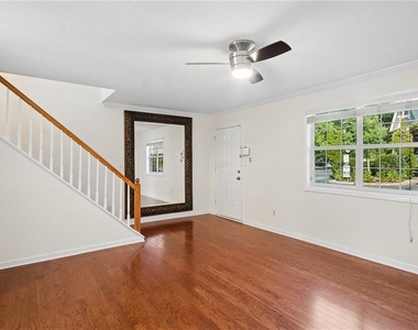6900 Roswell Road - Photo Thumbnail 3