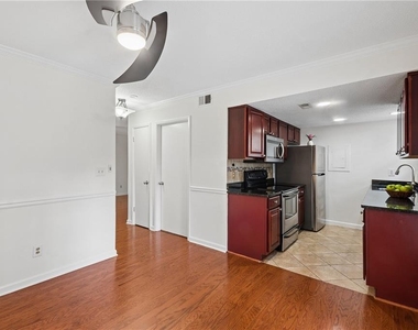 6900 Roswell Road - Photo Thumbnail 14