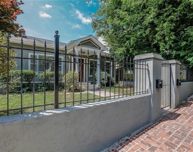 507 Boulevard Place - Photo Thumbnail 2