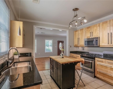 507 Boulevard Place - Photo Thumbnail 9