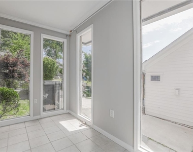 507 Boulevard Place - Photo Thumbnail 8