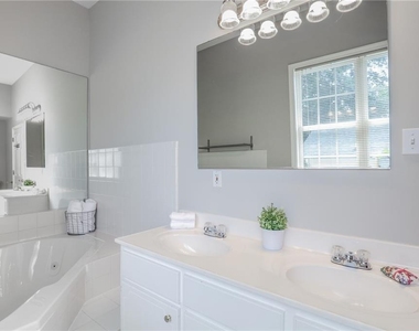 507 Boulevard Place - Photo Thumbnail 20