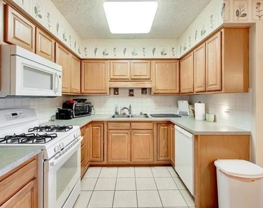 750 Pearson Street - Photo Thumbnail 8