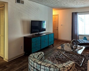 8601 Roberts Drive - Photo Thumbnail 5