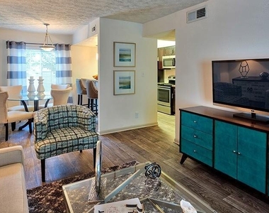 8601 Roberts Drive - Photo Thumbnail 7