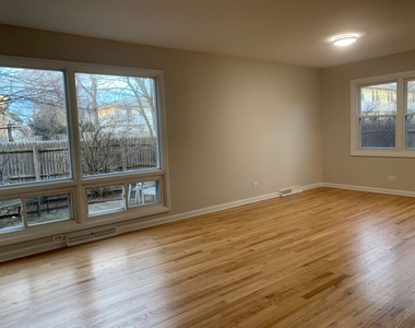 822 Skokie Boulevard - Photo Thumbnail 3