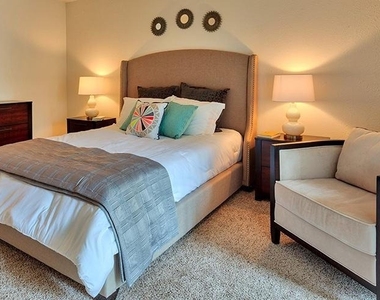 8601 Roberts Drive - Photo Thumbnail 10