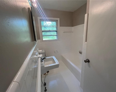 1148 Center Street Sw - Photo Thumbnail 17