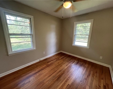 1148 Center Street Sw - Photo Thumbnail 14