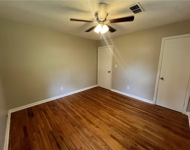 1148 Center Street Sw - Photo Thumbnail 11