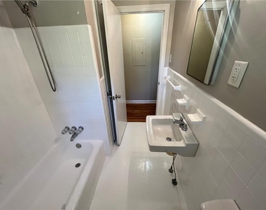 1148 Center Street Sw - Photo Thumbnail 16